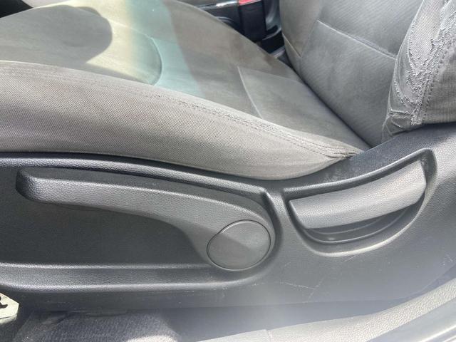 Photo of 2011 Silver Hyundai ELANTRA