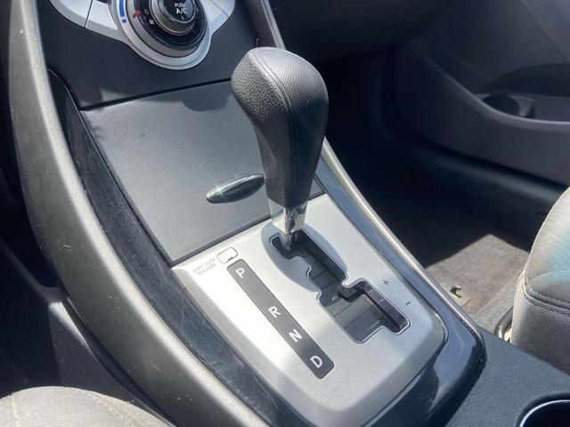 Photo of 2011 Silver Hyundai ELANTRA