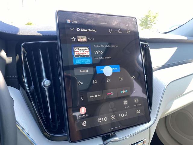Photo of 2026 Crystal White Metallic Volvo XC60