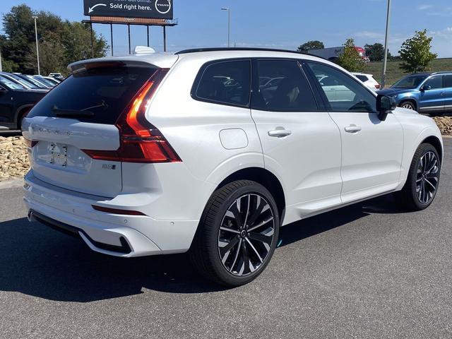 Photo of 2026 Crystal White Metallic Volvo XC60