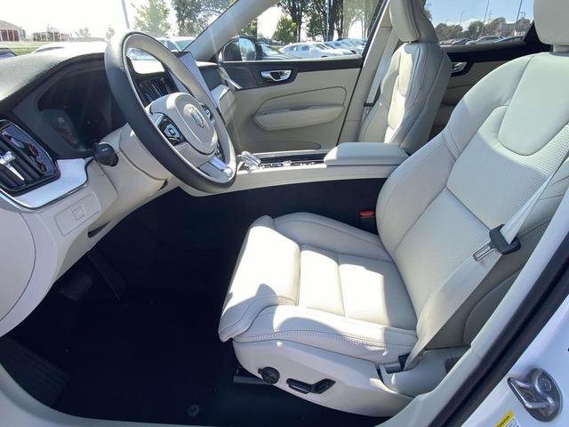 Photo of 2026 Crystal White Metallic Volvo XC60