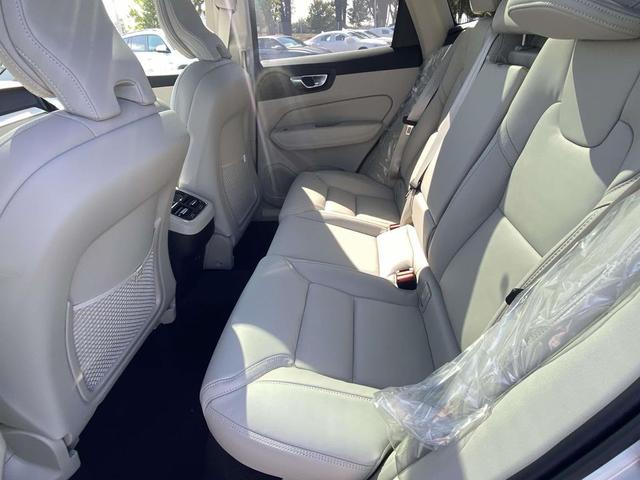Photo of 2026 Crystal White Metallic Volvo XC60