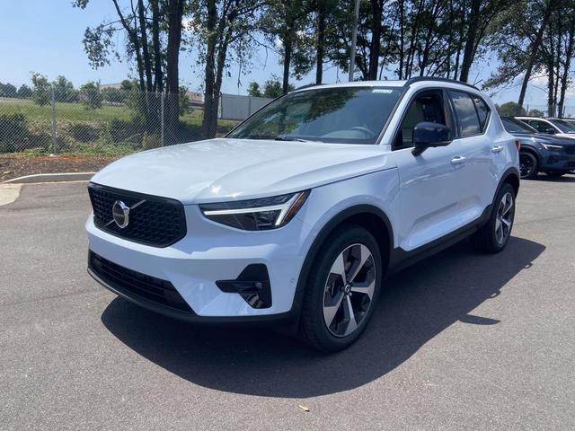 Photo of 2026 Blue Volvo XC40
