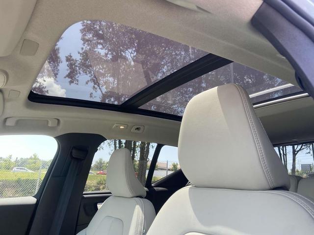 Photo of 2026 Blue Volvo XC40