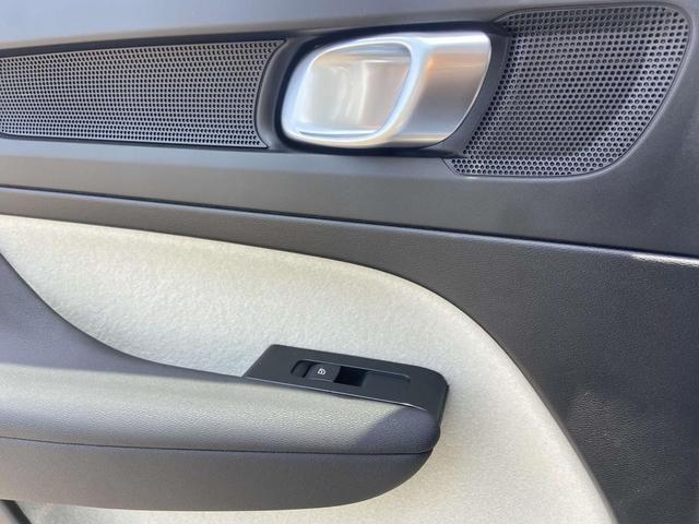 Photo of 2026 Blue Volvo XC40