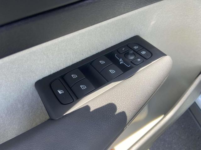 Photo of 2026 Blue Volvo XC40