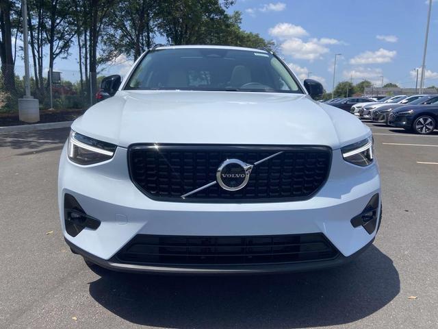 Photo of 2026 Blue Volvo XC40