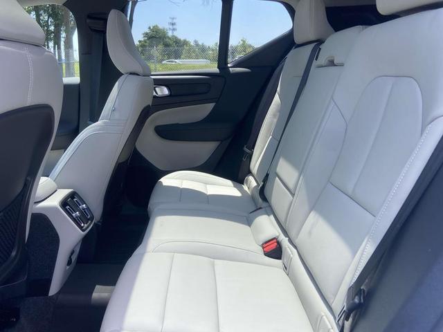 Photo of 2026 Blue Volvo XC40