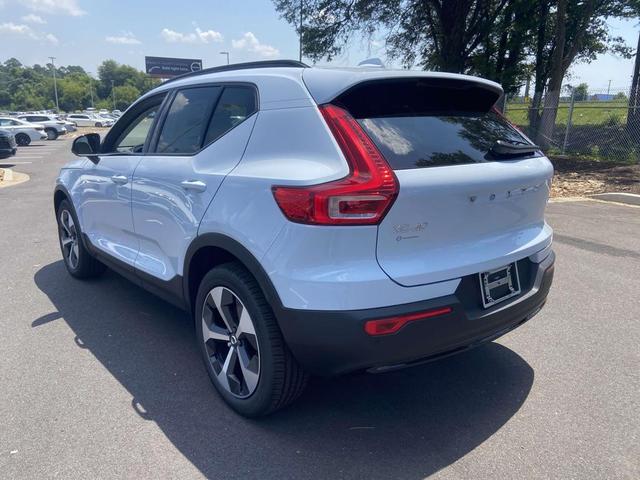 Photo of 2026 Blue Volvo XC40