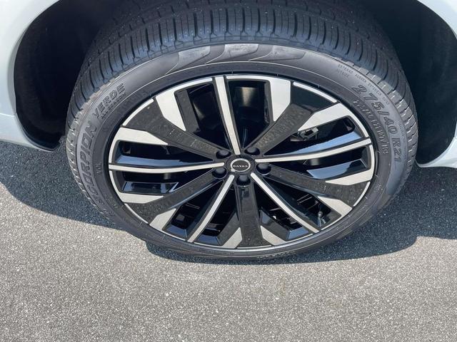 Photo of 2026 Crystal White Pearl Volvo XC90