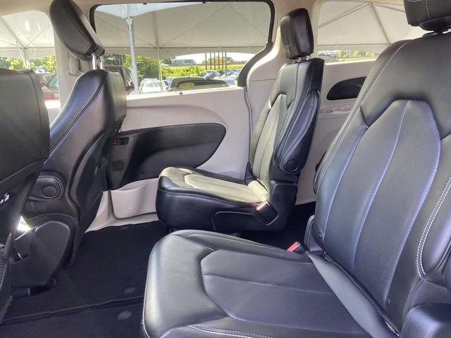 Photo of 2023 Bright White Clearcoat Chrysler Pacifica