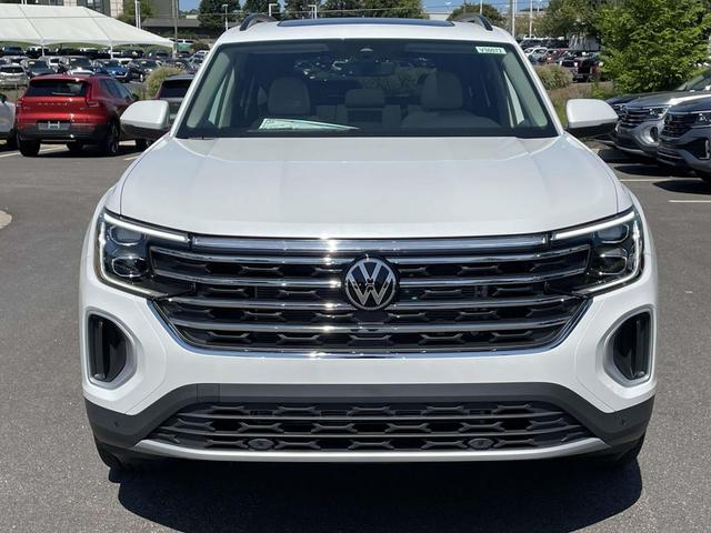 Photo of 2026 White Volkswagen Atlas