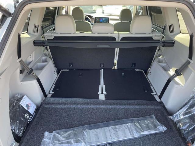 Photo of 2026 White Volkswagen Atlas