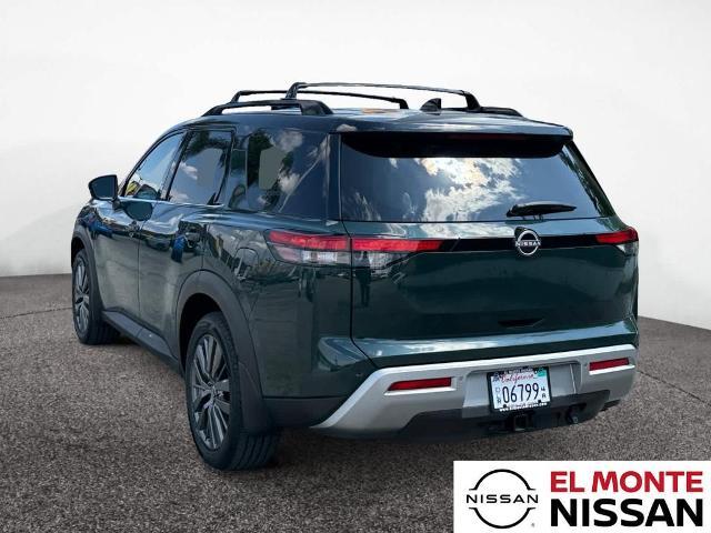 Photo of 2022 Green 2 Tone Nissan Pathfinder