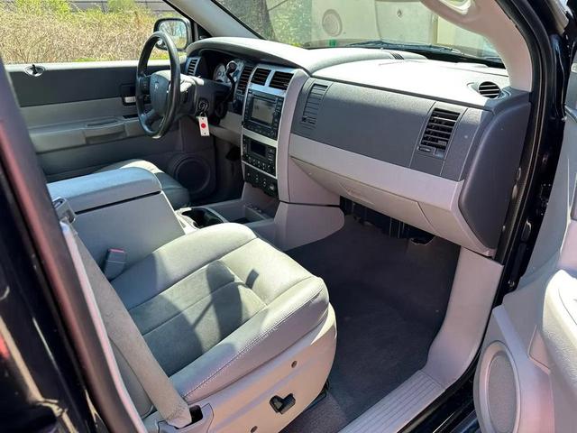 Photo of 2007 Brilliant Black Crystal Pearlcoat Dodge Durango