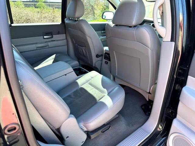 Photo of 2007 Brilliant Black Crystal Pearlcoat Dodge Durango