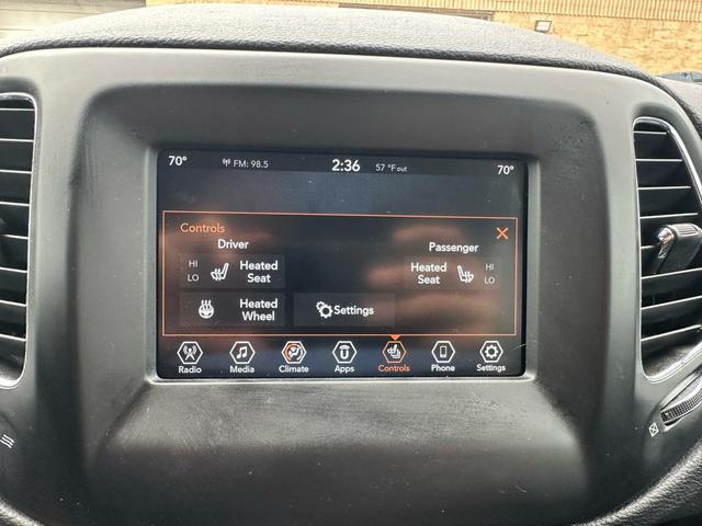 Photo of 2018 White Clearcoat Jeep Compass