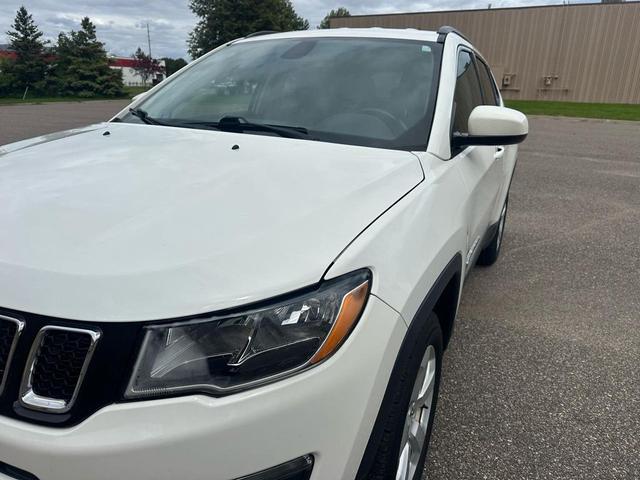 Photo of 2018 White Clearcoat Jeep Compass
