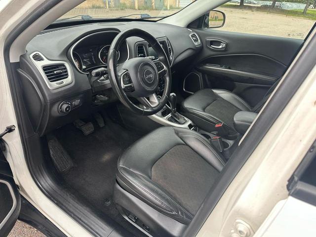 Photo of 2018 White Clearcoat Jeep Compass