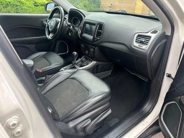 Photo of 2018 White Clearcoat Jeep Compass