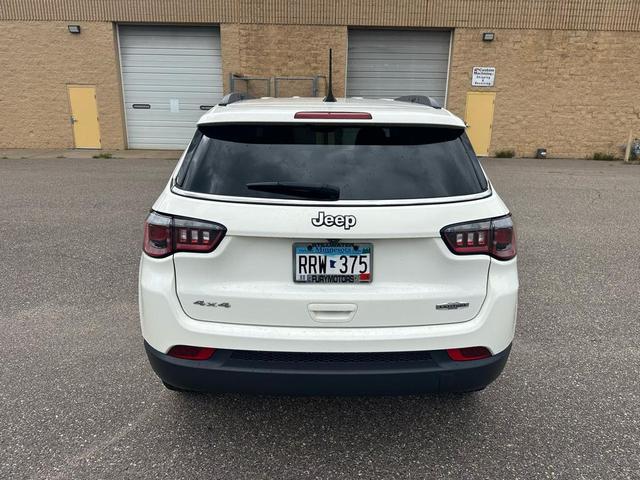 Photo of 2018 White Clearcoat Jeep Compass