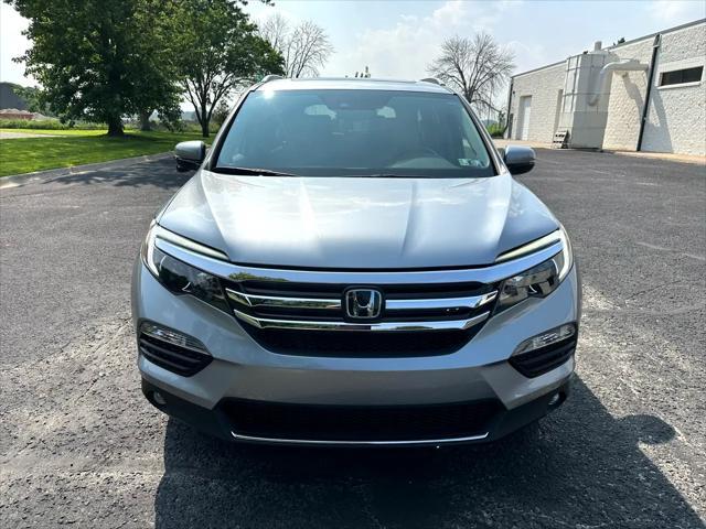 Photo of 2016 Lunar Silver Metallic Honda Pilot