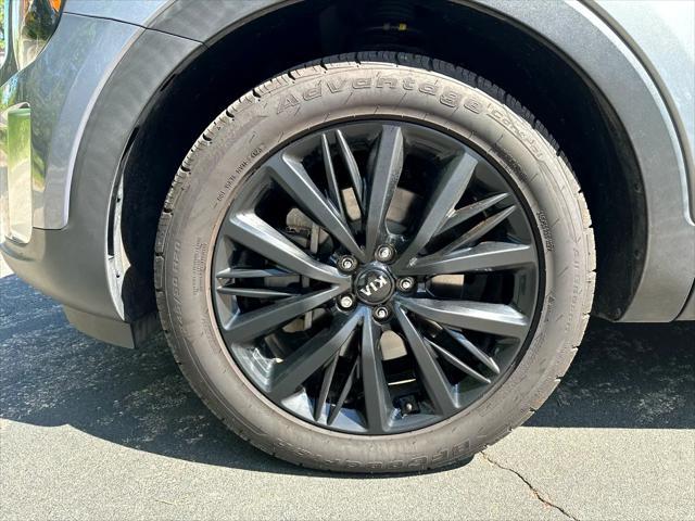 Photo of 2020 Everlasting Silver Kia Telluride