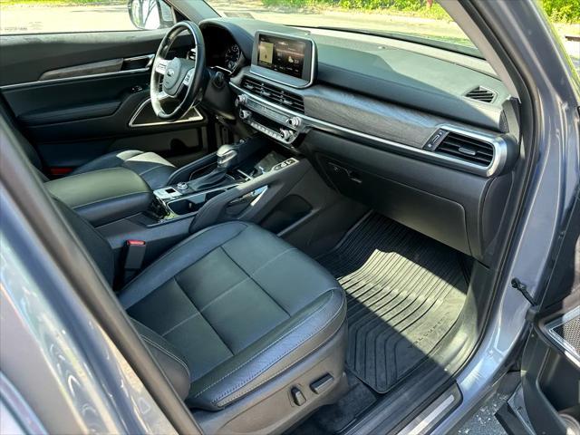 Photo of 2020 Everlasting Silver Kia Telluride