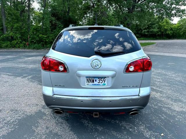 Photo of 2011 Quicksilver Metallic Buick Enclave