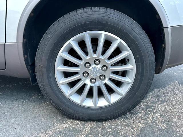 Photo of 2011 Quicksilver Metallic Buick Enclave