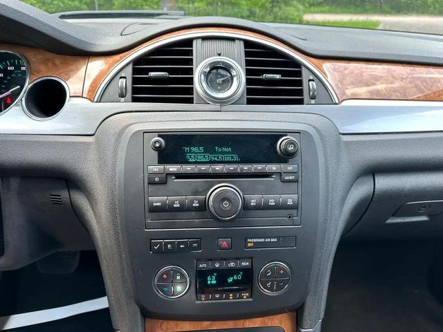 Photo of 2011 Quicksilver Metallic Buick Enclave