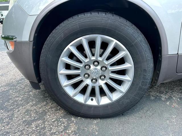 Photo of 2011 Quicksilver Metallic Buick Enclave