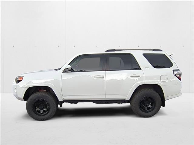 Photo of 2017 Super White Toyota 4Runner