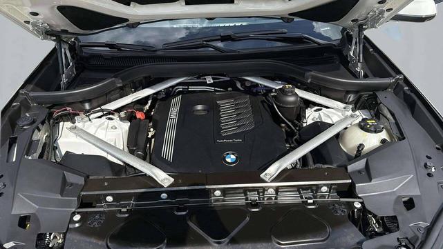 Photo of 2021 Alpine White BMW X5