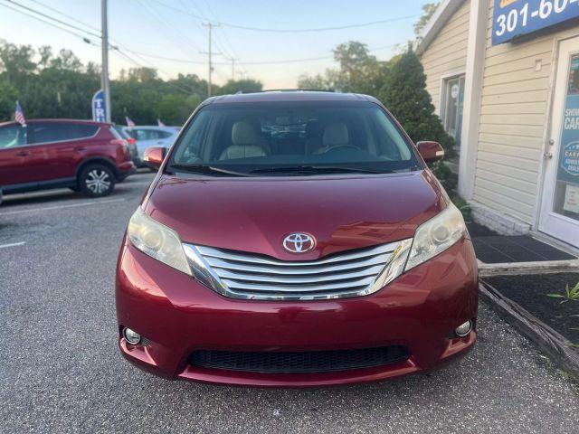 Photo of 2013 Red Toyota Sienna