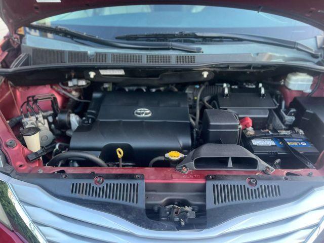 Photo of 2013 Red Toyota Sienna
