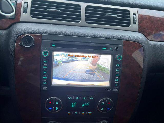 Photo of 2013 White Chevrolet Suburban