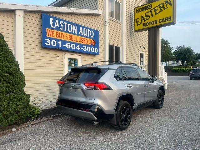 Photo of 2023 Silver Toyota RAV4 Hybrid