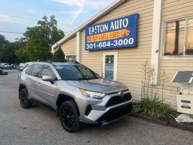 Photo of 2023 Silver Toyota RAV4 Hybrid