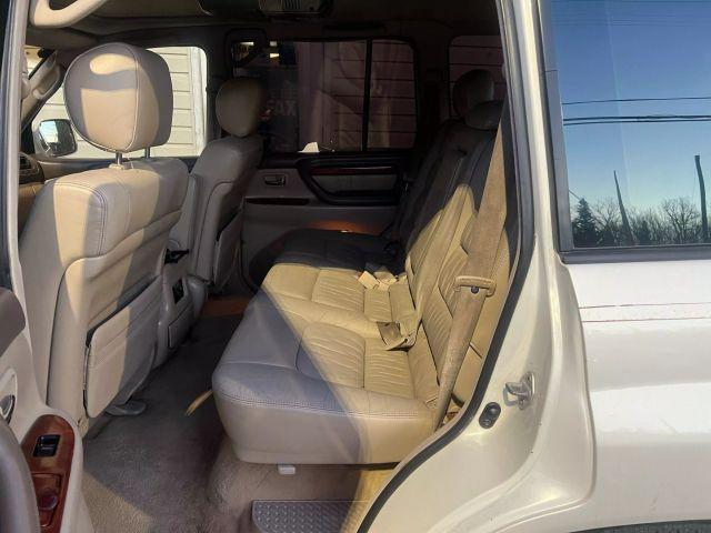 Photo of 2002 White Lexus LX 470