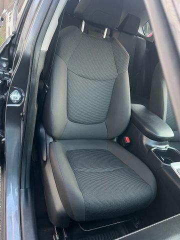 Photo of 2025 Gray Metallic Toyota RAV4