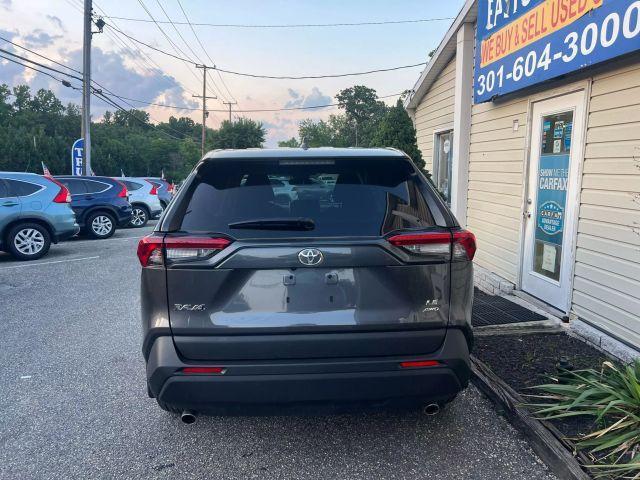 Photo of 2025 Gray Metallic Toyota RAV4