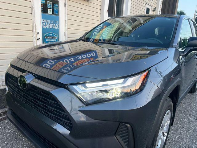 Photo of 2025 Gray Metallic Toyota RAV4