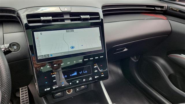 Photo of 2024 White Pearl Hyundai TUCSON Hybrid