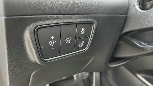 Photo of 2024 White Pearl Hyundai TUCSON Hybrid
