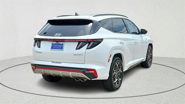 Photo of 2024 White Pearl Hyundai TUCSON Hybrid