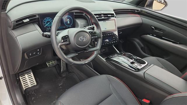 Photo of 2024 White Pearl Hyundai TUCSON Hybrid