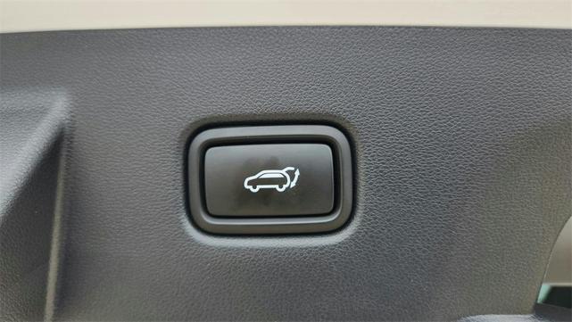 Photo of 2024 White Pearl Hyundai TUCSON Hybrid
