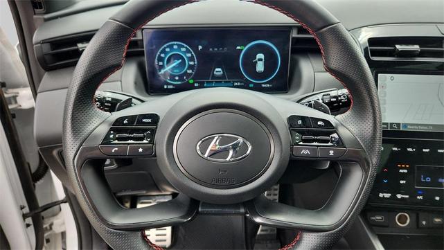 Photo of 2024 White Pearl Hyundai TUCSON Hybrid