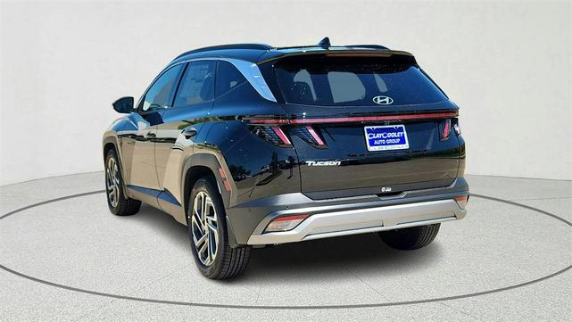Photo of 2025 Phantom Black Hyundai TUCSON